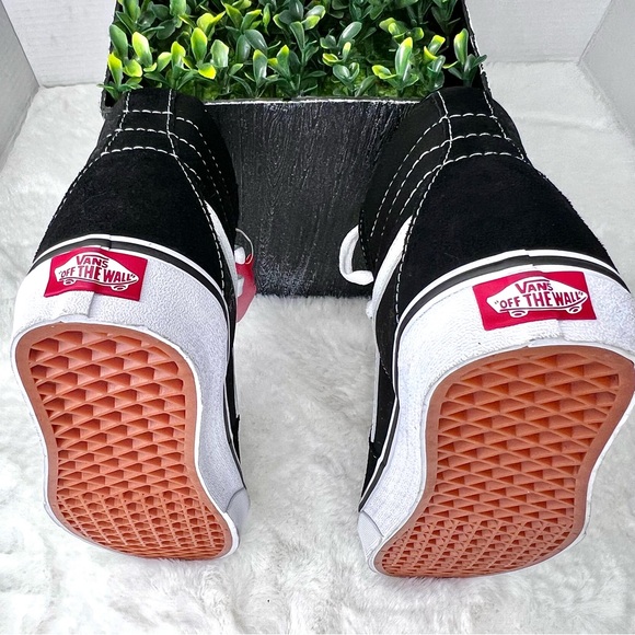 Vans Sk8-Hi High Top Canvas and Suede Sneakers Black and White  Size 6.5  NWT - Picture 9 of 14